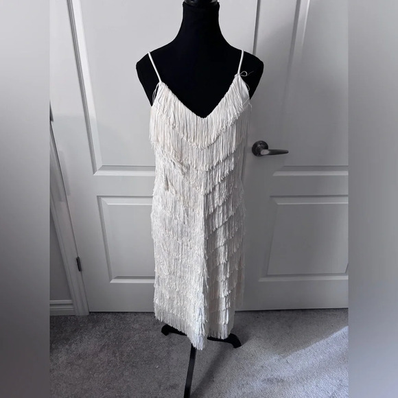 Vintage | JS Sophisticate | Tiered Cream/White Fringe Mini Dress | Size S (aprx) - Picture 3 of 10